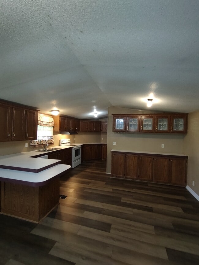 Building Photo - 31200 US-96