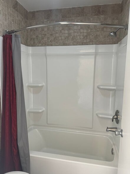 Building Photo - 126 E Pearl St