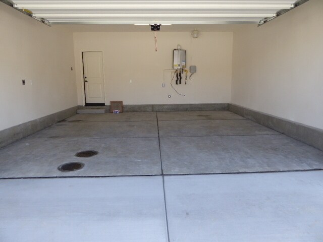 Building Photo - 4-Bedroom Home with Solar, Loft, and Gated Community Amenities in Valencia!