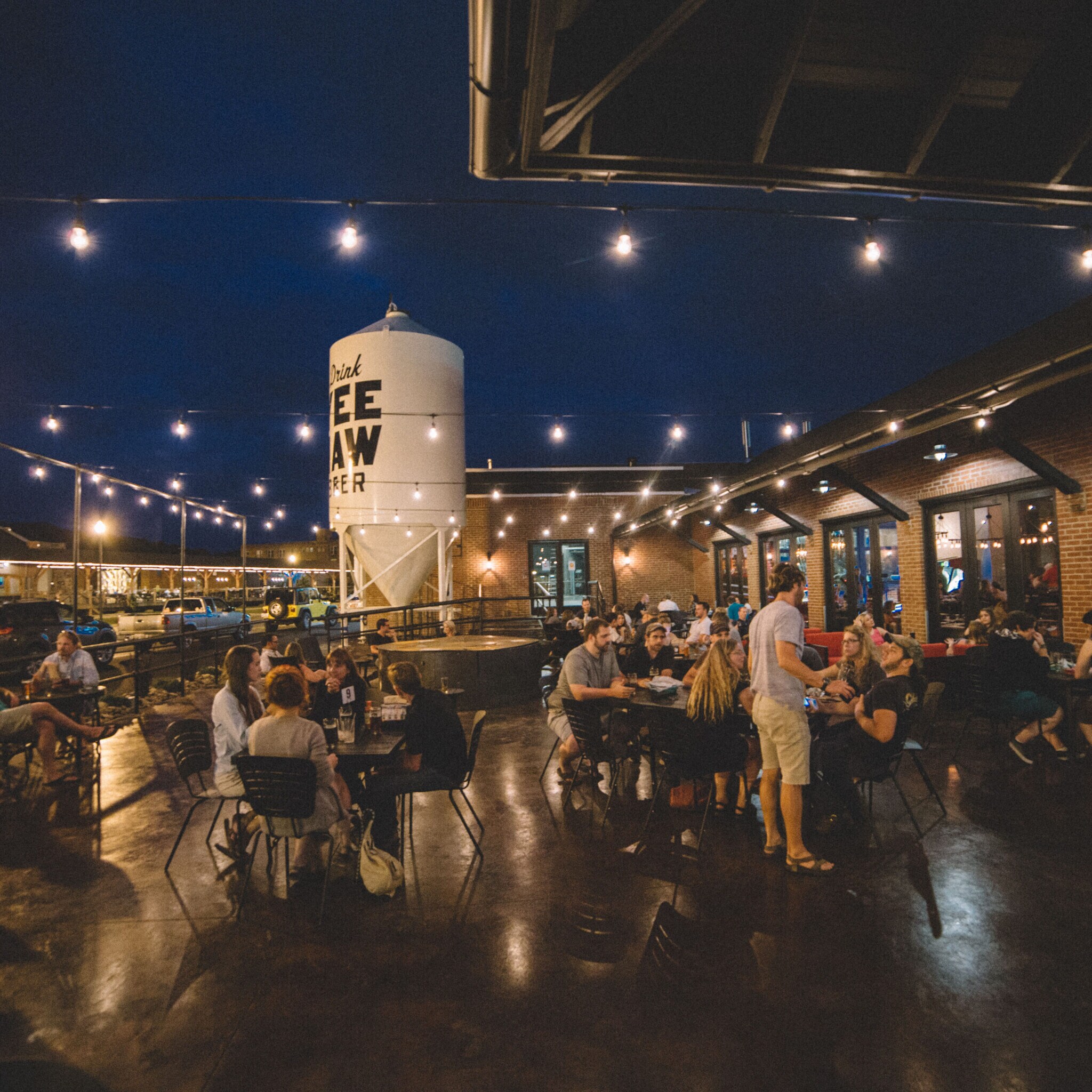 Enjoy the evenings - 711 Hamilton St