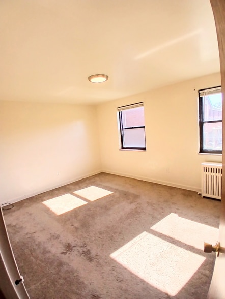 Building Photo - 472 Hoodridge Dr