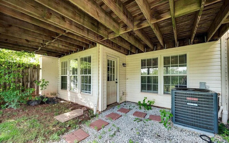 Building Photo - 62 Brookview Ln