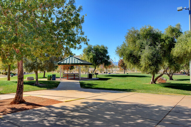 Building Photo - 706 Eros Ct