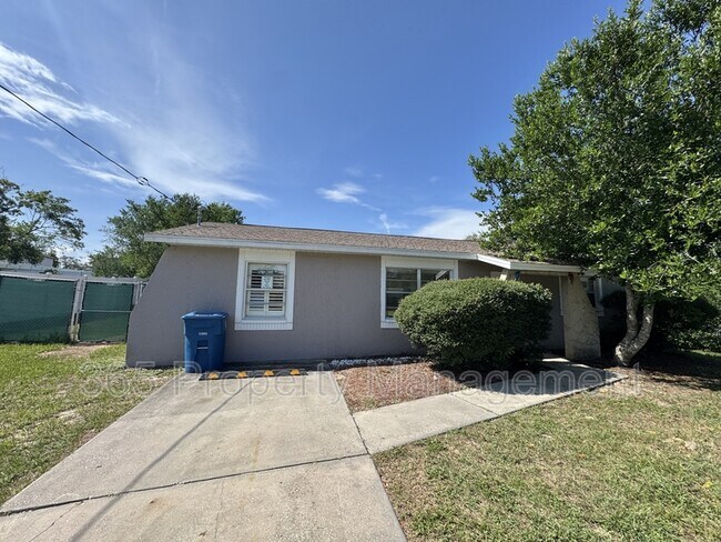 Building Photo - 12484 Curry Dr