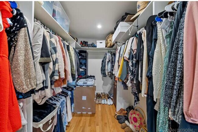 Building Photo - 229 Carnation Ave