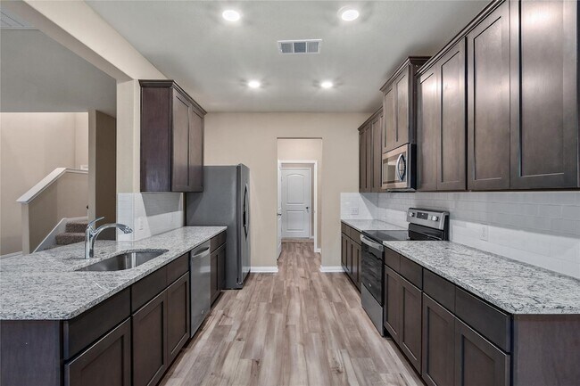 Building Photo - 290 Moonstone Way