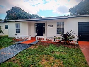 Building Photo - 6280 SW 8th Pl