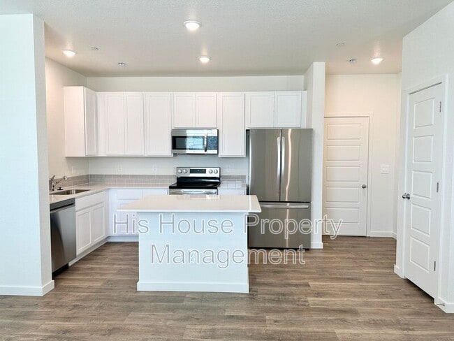 Building Photo - 3913 Canoe St