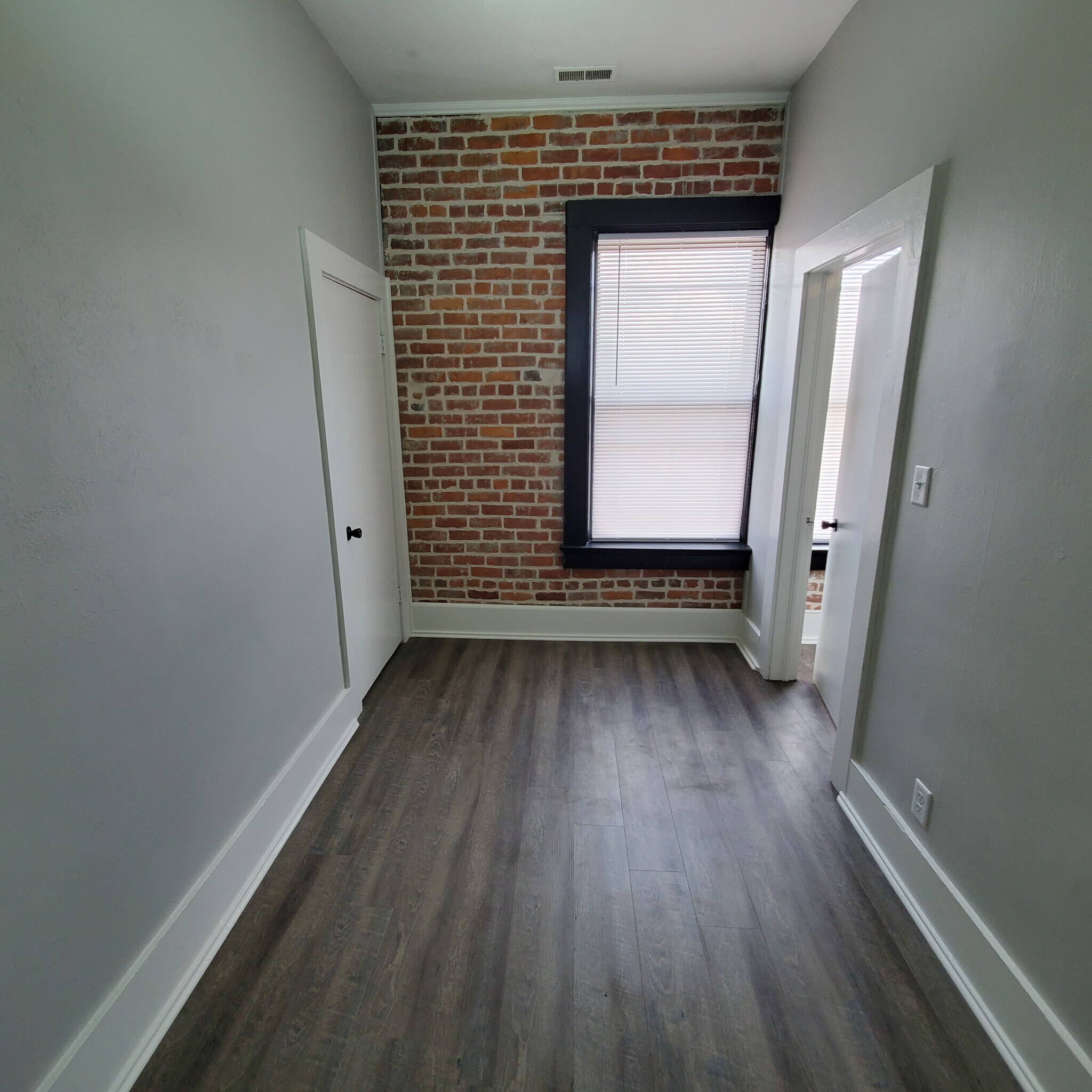 Office Area - 1213 N Wells St