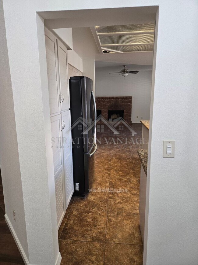 Building Photo - 4314 E Silverwood Dr