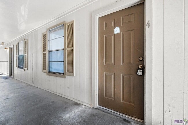 Building Photo - 445 W Parker Blvd