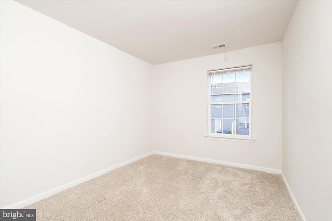 Building Photo - 59 Peregrine Way