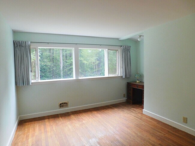 Building Photo - 60 Shaw Dr