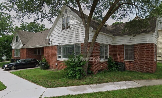 Building Photo - 114 Strong Ave