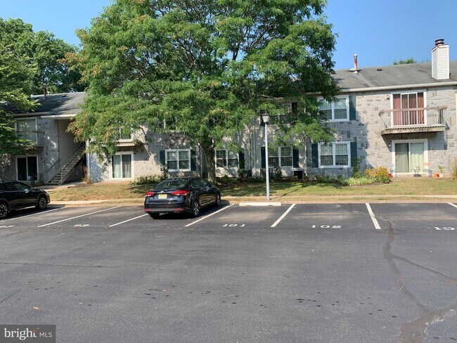 Building Photo - 101 Quince Ct