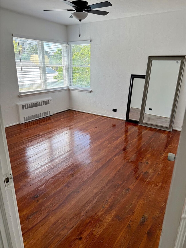 Building Photo - 3000 Granada St