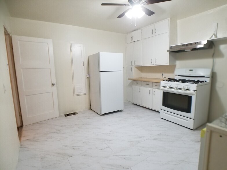 Building Photo - 1904 Lead Ave SE