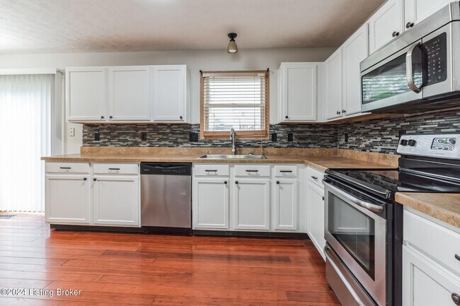 Building Photo - 10102 Winding River Way