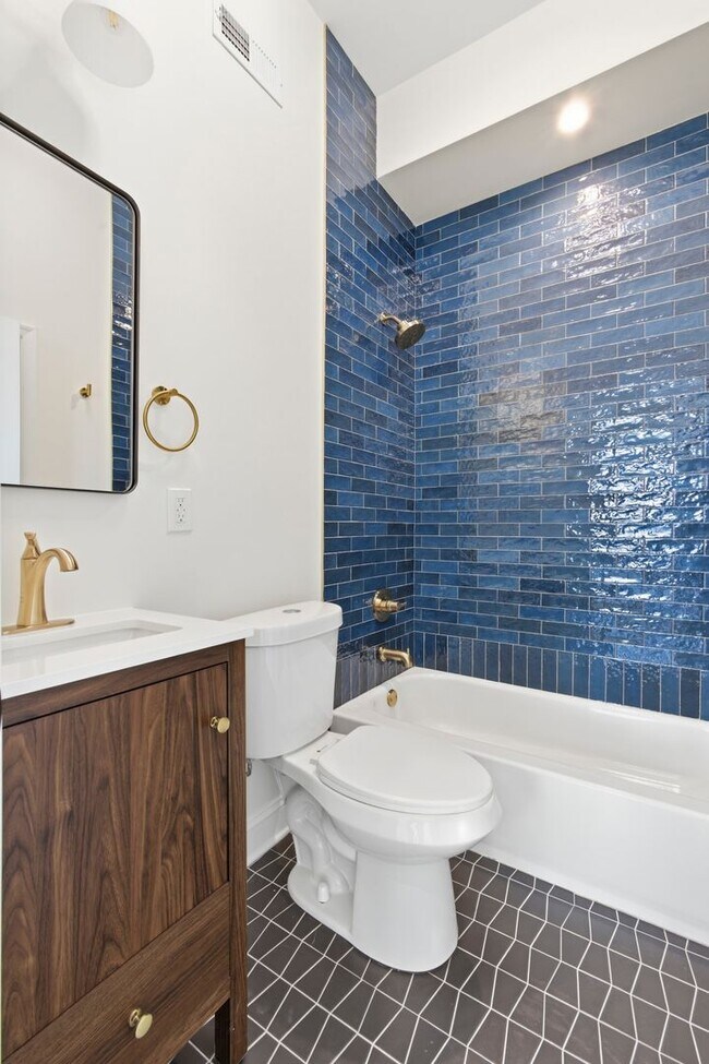 Building Photo - 2926 W Oxford St