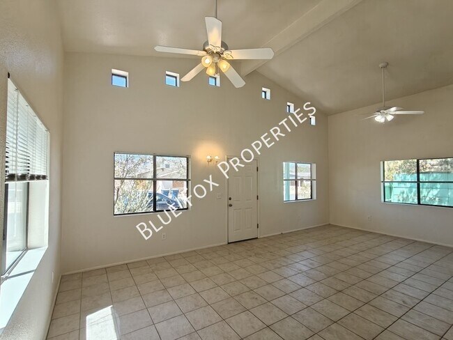 Building Photo - 3318 E Bellevue St