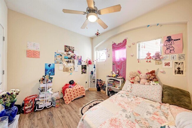 Building Photo - 2505 San Gabriel St