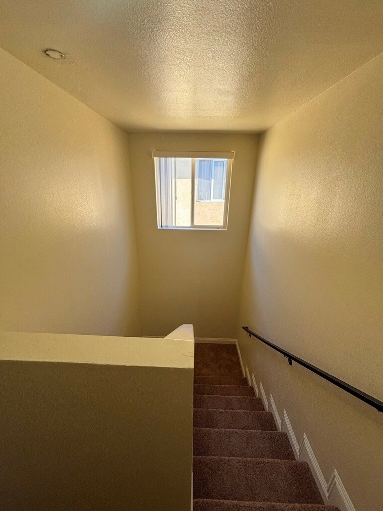 Building Photo - 314 E 120th St