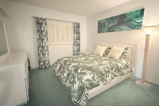 Building Photo - 4117 Bougainvilla Dr