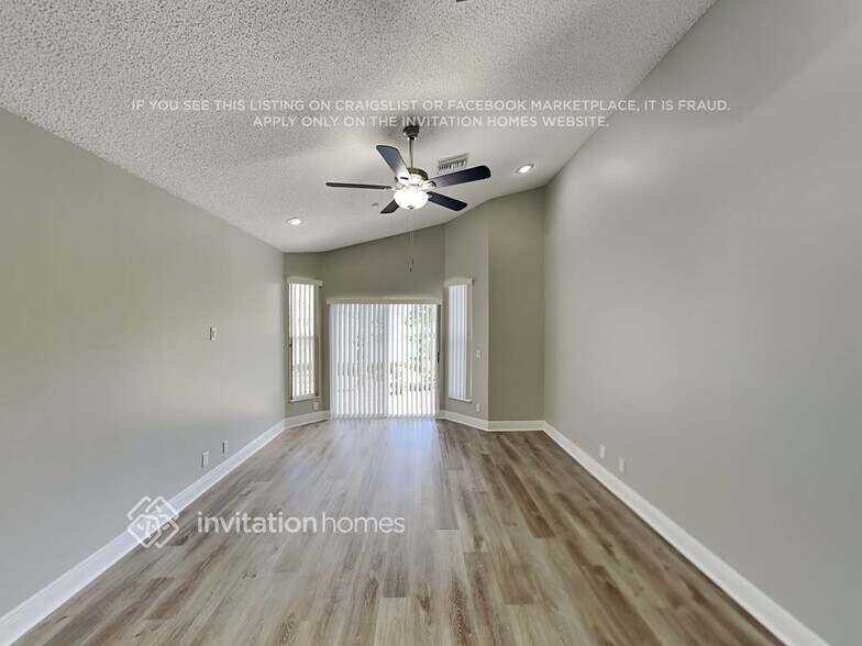 Building Photo - 5077 NW 104th Ave