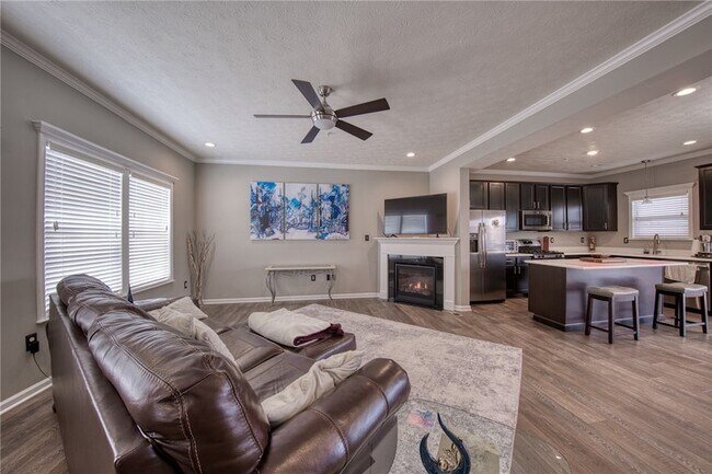 Building Photo - 109 Shaley Dr