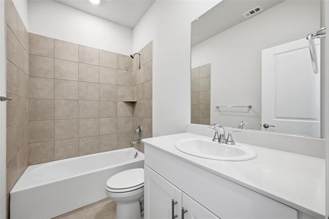 Building Photo - 506 Clover Crk Dr