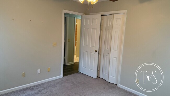 Building Photo - RATE DROP ALERT! (was $1800/month)