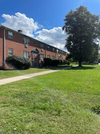 Building Photo - 1570 Willard Ave