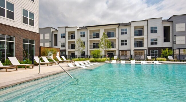 Building Photo - 1301 Leah Ave