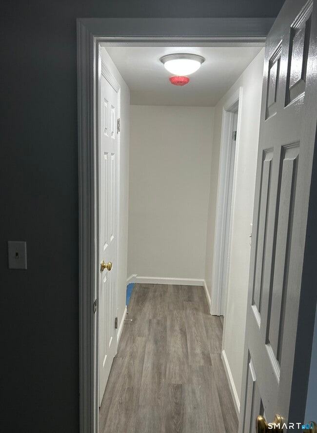 Building Photo - 7 Linden Pl