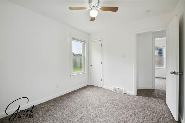 Building Photo - $1,200/month - 3 Bed 1 Bath Single Family Home in Detroit
