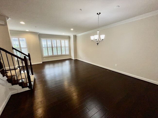 Building Photo - 619 Sprintsail Way