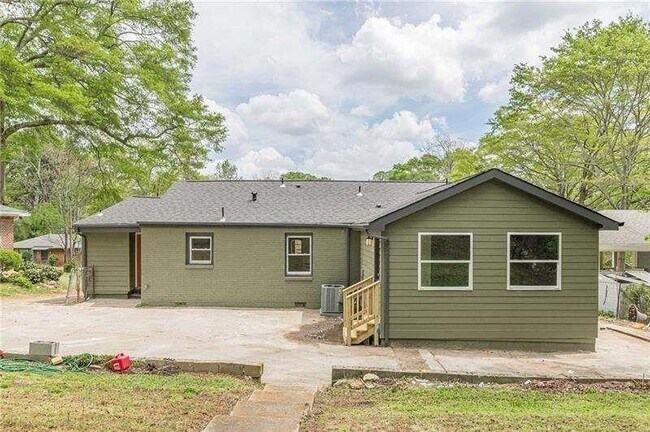 Building Photo - 525 Rosemont Dr