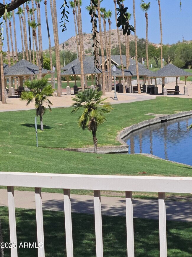 Building Photo - 10980 Clear Water