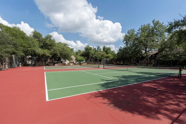 Building Photo - 8301 Greenslope Dr
