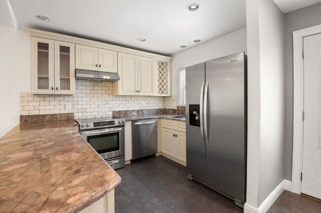 Building Photo - Home For Rent in Lakewood Estates!