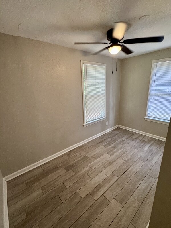 Building Photo - 1618 Elberta Dr