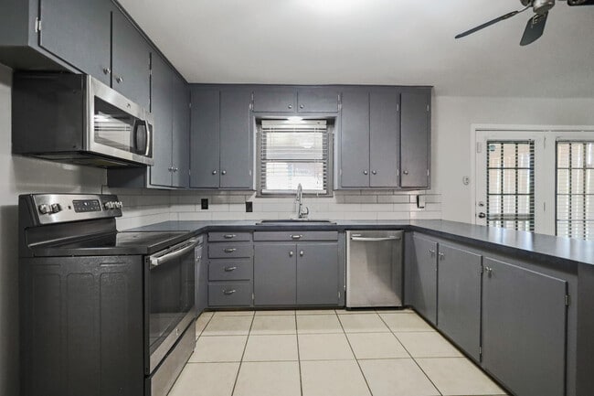 Building Photo - 2826 58th St