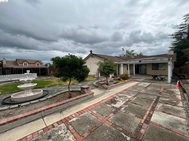 Building Photo - 2632 Point Lobos Ct