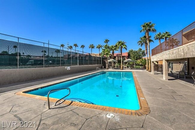 Building Photo - 5317 Indian River Dr