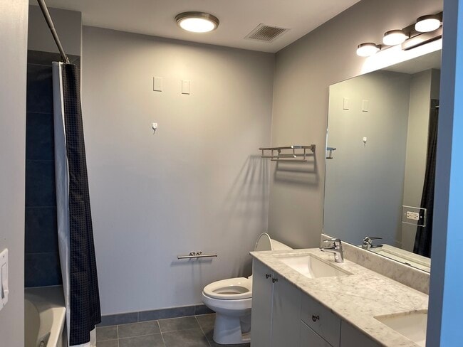 Building Photo - 235 W Van Buren St