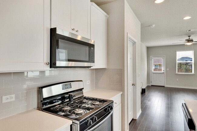 Building Photo - 12121 Cimaizon Dr