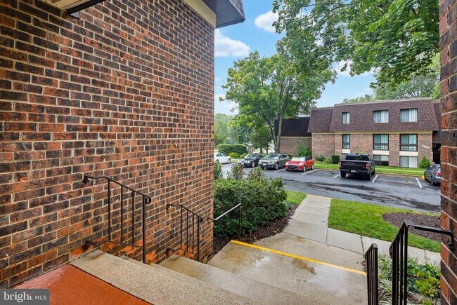Building Photo - 5247 W Running Brook Rd