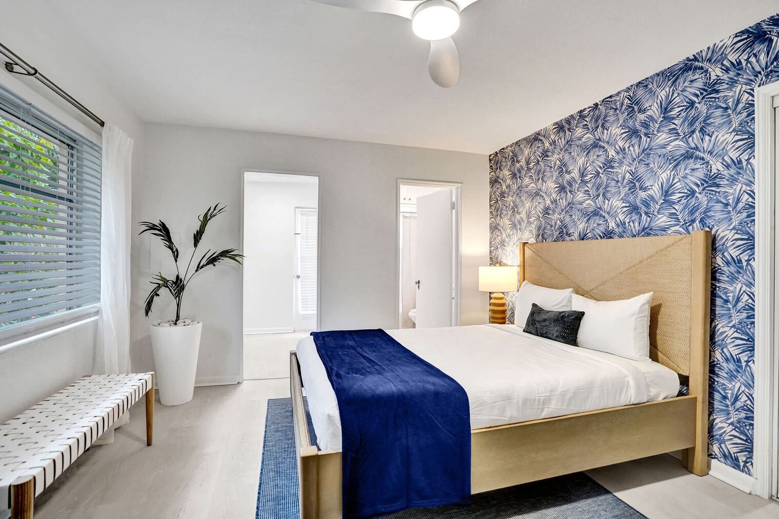 Building Photo - 101 Lucerne Ave