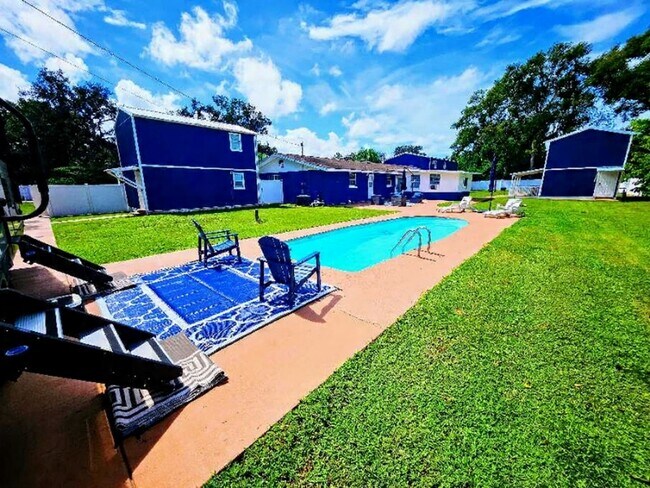 Building Photo - 36743 Howard Ave