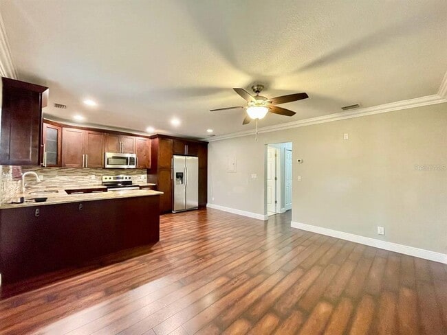 Building Photo - 909 N Excelda Ave